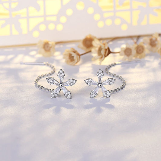 FloraGem – Dainty Flower Diamond Earrings(Pair)