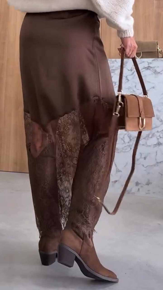 AmberTwist – Hollow Detail Fall Skirt