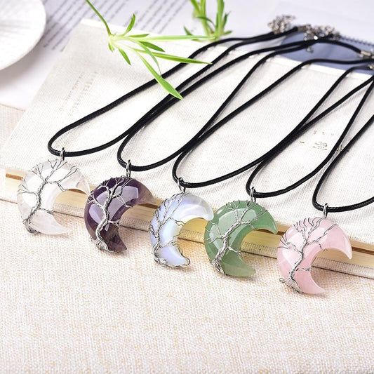 AuraLuxe – Dainty Crescent Pendant Necklace